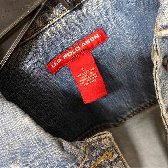 EUC distressed jean jacket Sz LG - Picture 5 of 6